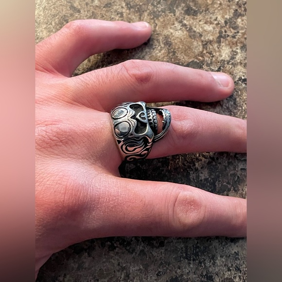 LARGE SILVER/CHROME STAINLESS STEEL TRIBAL SKULL FACE RING MENS SIZE 11 NICE 💀 - Picture 8 of 16
